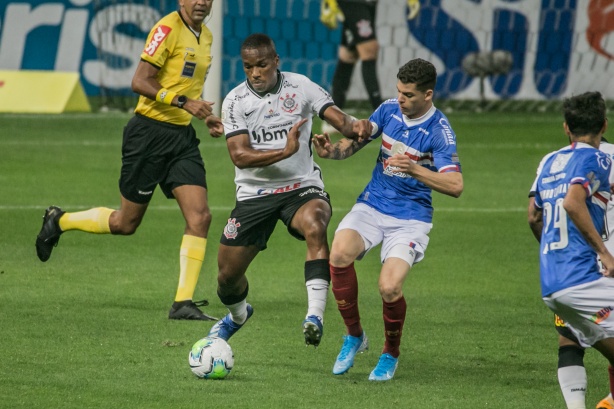 Xavier, volante que era do sub-20, foi mais um jovem a ganhar chance na equipe principal