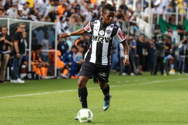 Cazares pode ser jogador do Corinthians no Brasileirão