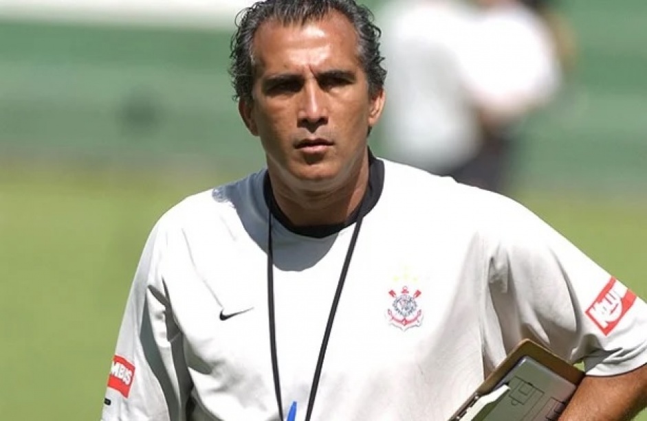 Juninho foi treinador do Corinthians entre 2003 e 2004