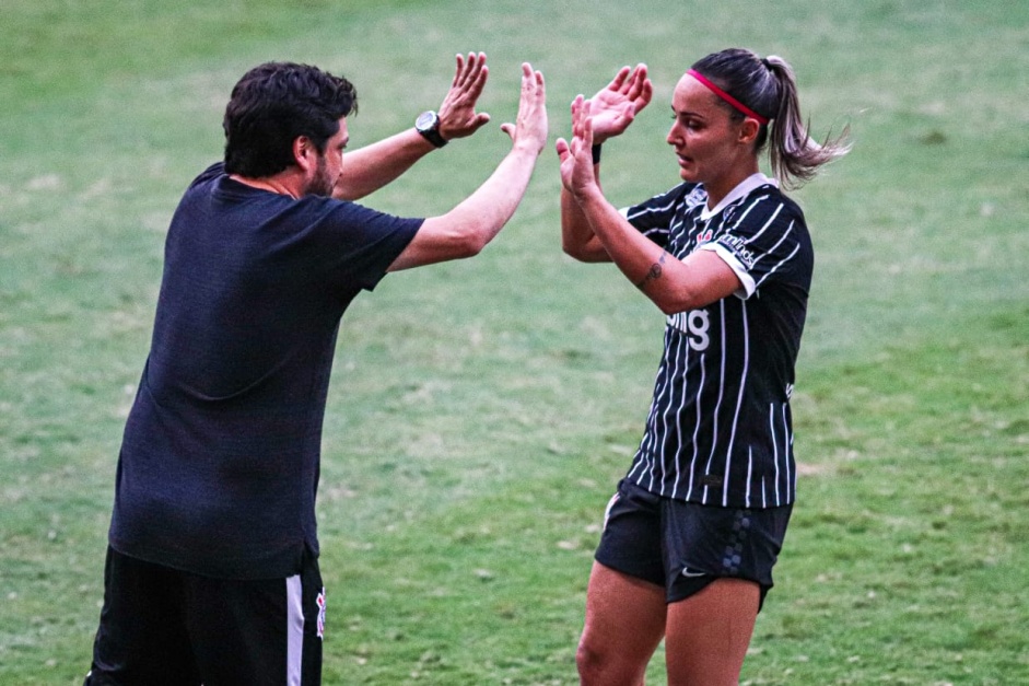 Giovanna Crivelari abriu o placar para o Corinthians na Arena da Amaznia