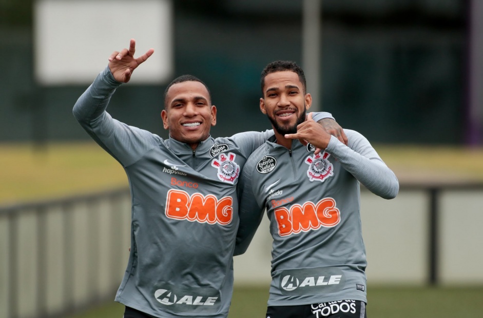 Otero e Everaldo durante treino do Corinthians no CT Joaquim Grava
