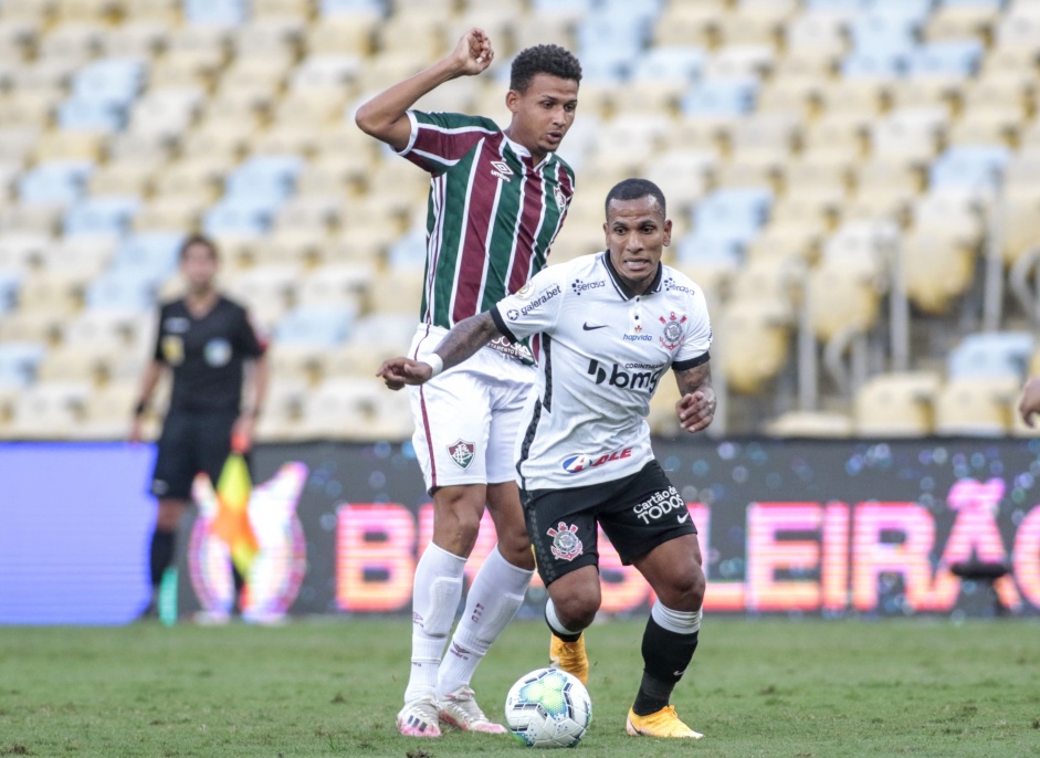 Otero se destaca tambm pelo alto no Corinthians