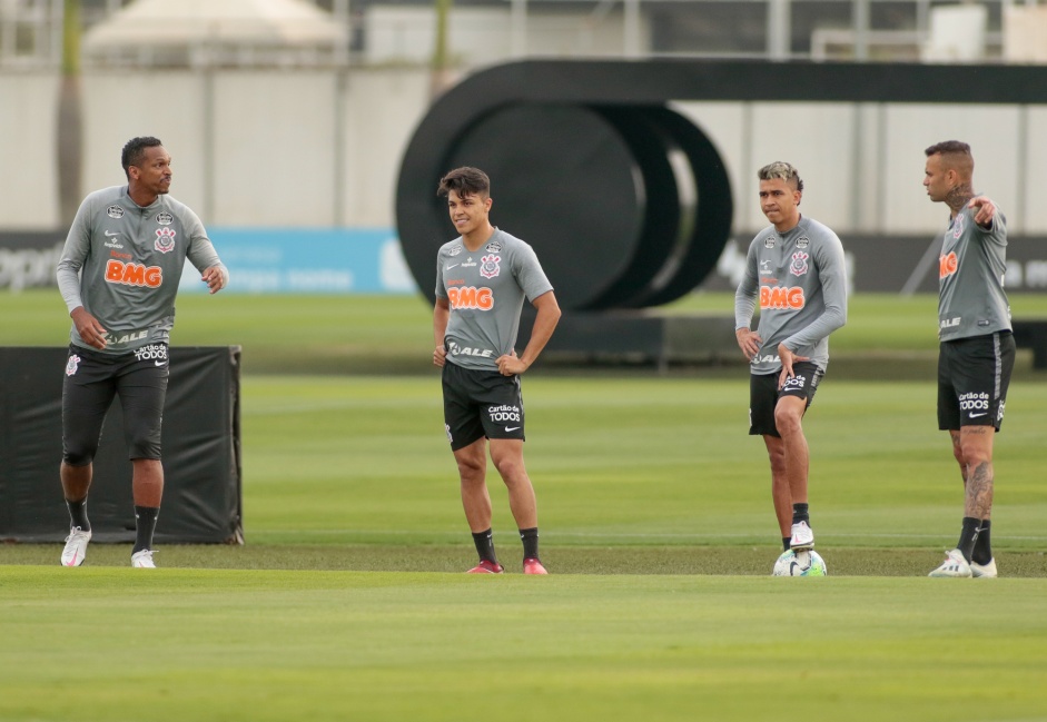 Corinthians realiza penltimo treino antes de encarar Atltico-GO
