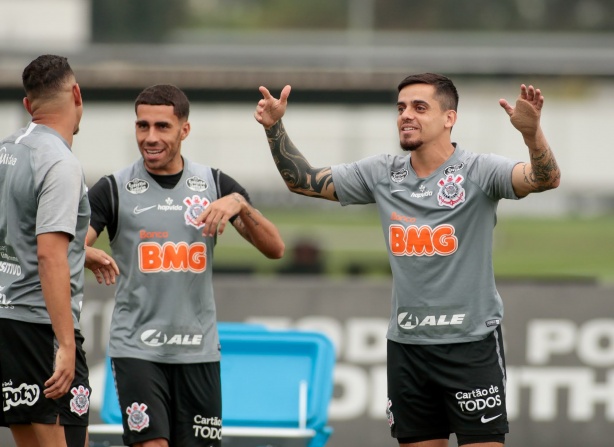 Fagner e Gabriel n�o entraram em campo diante do Atl�tico-GO