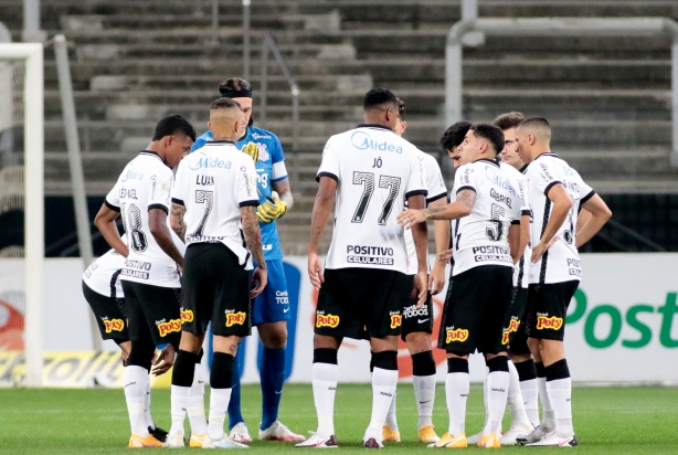 Corinthians apenas empata com o Santos e segue na parte de baixo da tabela