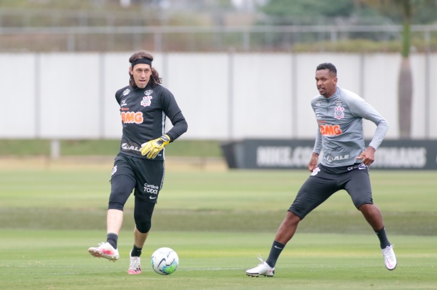 Corinthians volta aos trabalhos no CT Joaquim Grava