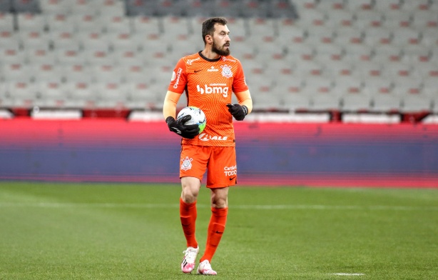 Defendendo o Corinthians, Walter nunca perdeu para o Athletico-PR