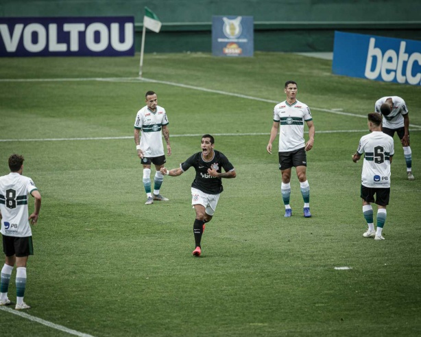 Colm�n abriu o placar da vit�ria corinthiana diante do Coritiba