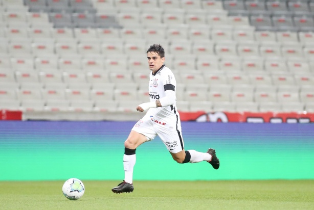 Fagner tem 367 partidas com a camisa do Corinthians