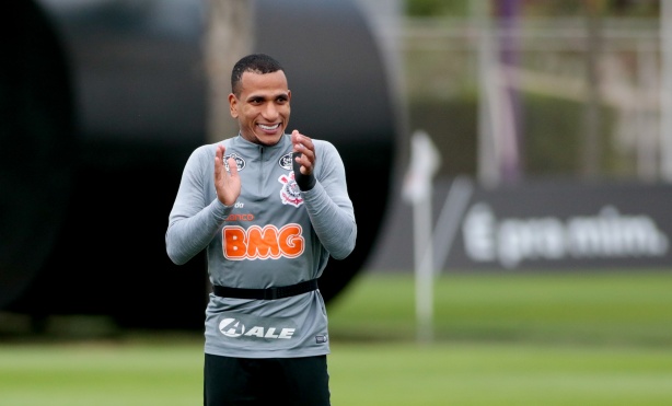 Otero pode fazer sua estreia sob o comando de Vagner Mancini neste domingo