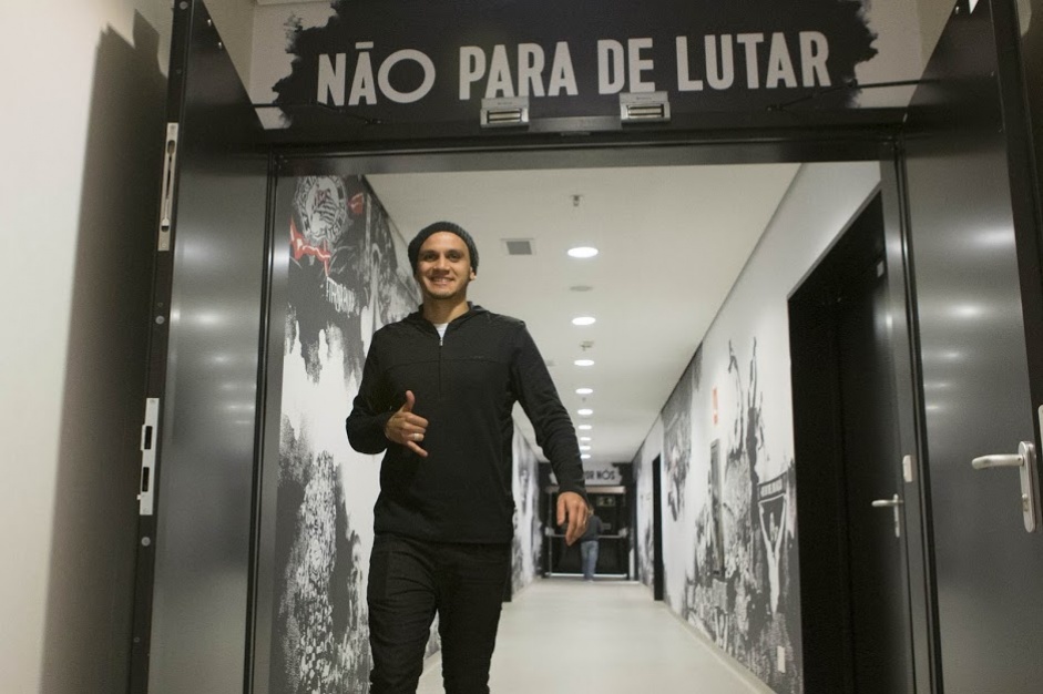 Fbio Santos deve ser anunciado pelo Corinthians em breve