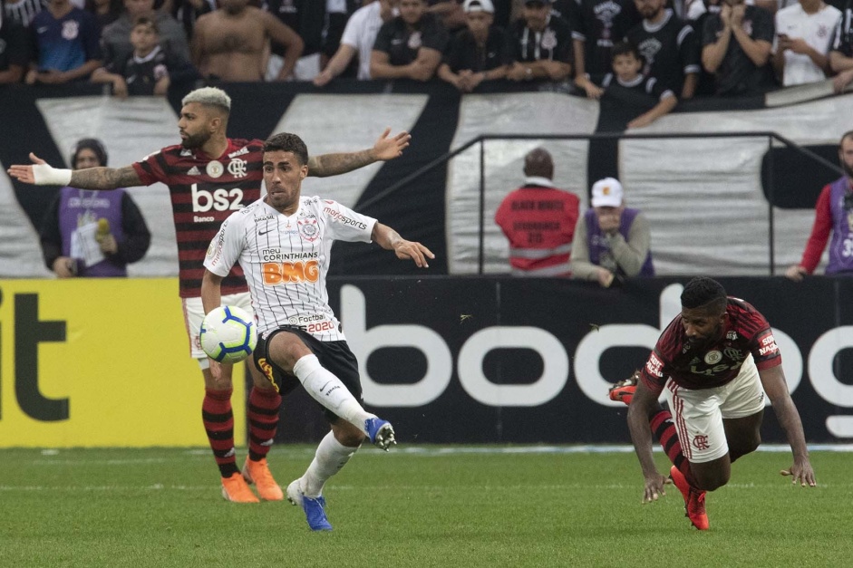 Retrospecto entre Corinthians e Flamengo  bastante equilibrado