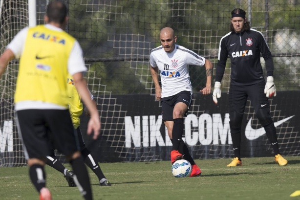 F�bio Santos sai em defesa de C�ssio no Corinthians