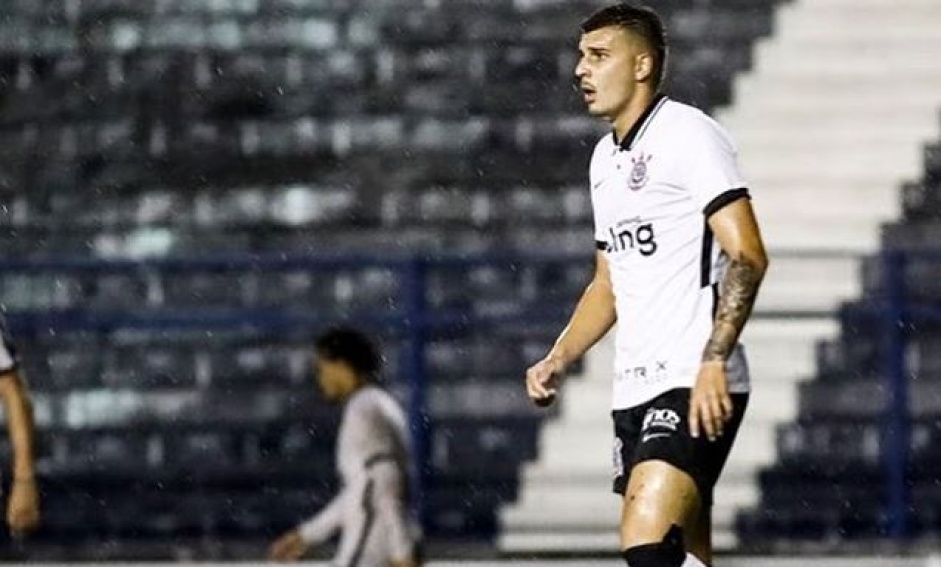 Eduardo Tanque demorou um ano para estrear pelo Corinthians