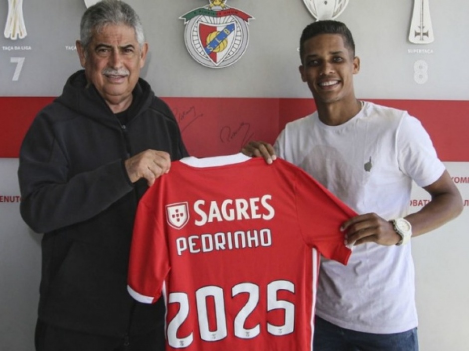 Na viso da diretoria do Corinthians, Lus Filipe Vieira, presidente do Benfica-POR, foi o entrave para a demora no recebimento no dinheiro de Pedrinho