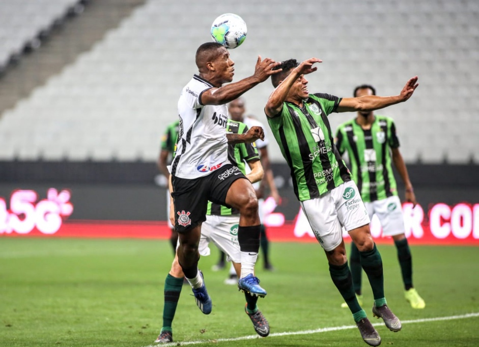 Corinthians segue em estágio de formação no meio da temporada