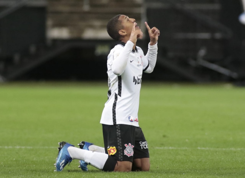 Dav marcou seu primeiro gol pelo Corinthians no ltimo sbado