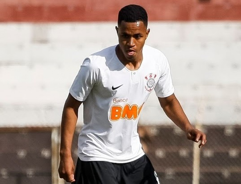 Lucas Gabriel foi contratado pelo Timo em julho do ano passado, vindo do Sampaio Correa (MA); lateral teve leso ligamentar de joelho durante treino da equipe sub-23