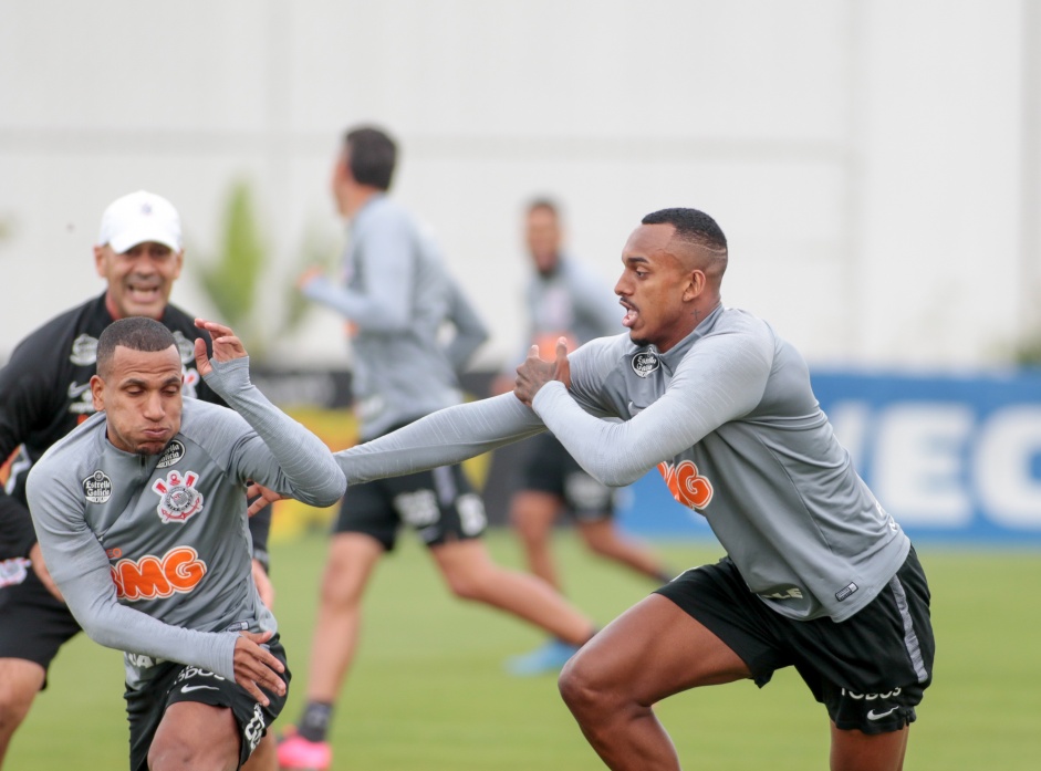 Raul Gustavo participou normalmente do treinamento nesta tera-feira e viajou para Belo Horizonte