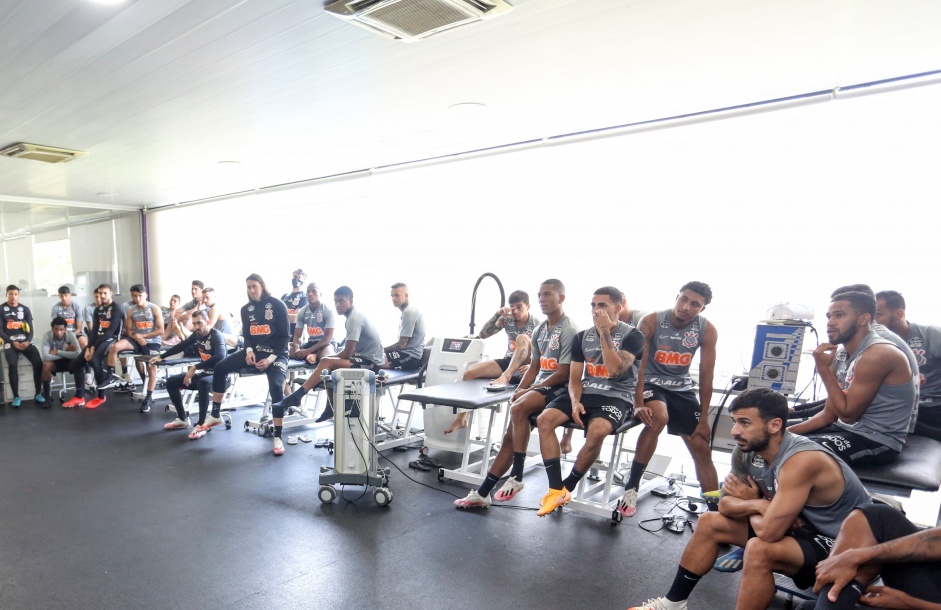 Corinthians tem 55 jogadores sob contratos ligados ao Departamento de Futebol Profissional, sendo 18 emprestados