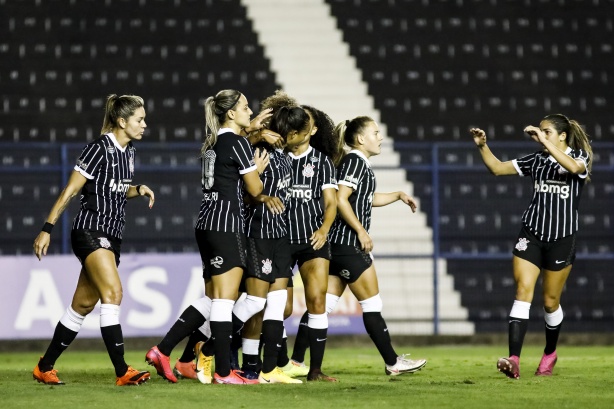 Corinthians e Palmeiras fazem primeiro jogo da semifinal do Brasileiro Feminino no domingo
