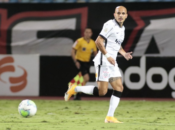 F�bio Santos garantiu o empate para o Corinthians