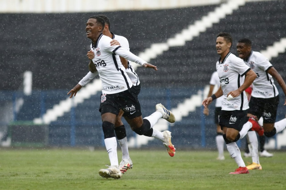 Corinthians vence So Paulo por 3 a 2 na Fazendinha