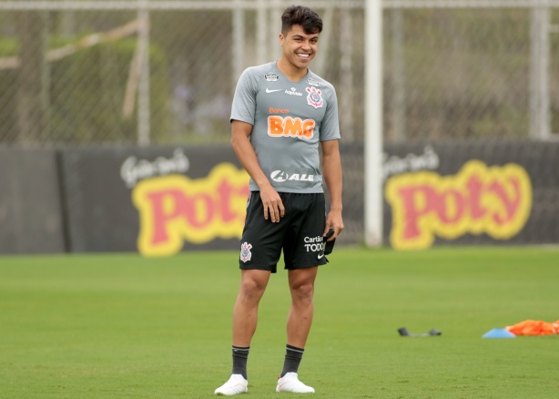 Roni foi titular contra o Atl�tico-MG no s�bado e chamado para ajudar o sub-23 nesta quinta
