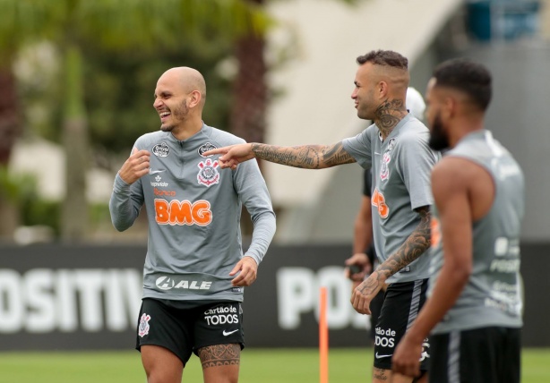 F�bio Santos e Luan devem ser titulares diante do  Gr�mio