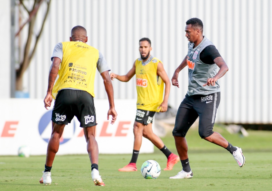 Vagner Mancini conta com reforos na reapresentao do Corinthians ao CT Joaquim Grava