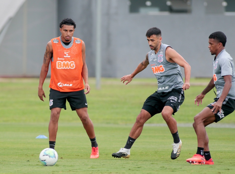 Corinthians se reapresentou no CT Joaquim Grava