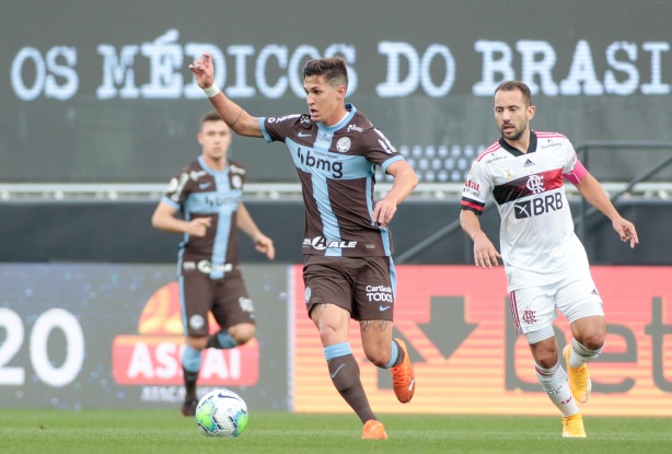 Mais recente camisa 3 foi utilizada apenas uma vez pelos jogadores do Corinthians, diante do Flamengo; equipe foi goleada pelos cariocas em plena Neo Química Arena
