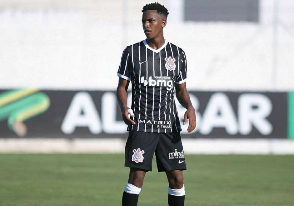 Cau tem 19 anos e vestir a camisa do Lommel SK, da Blgica, aps deixar o Corinthians
