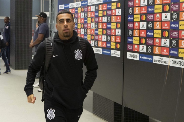 Gabriel celebrou a vit�ria no �ltimo jogo do Corinthians na Neo Qu�mica Arena