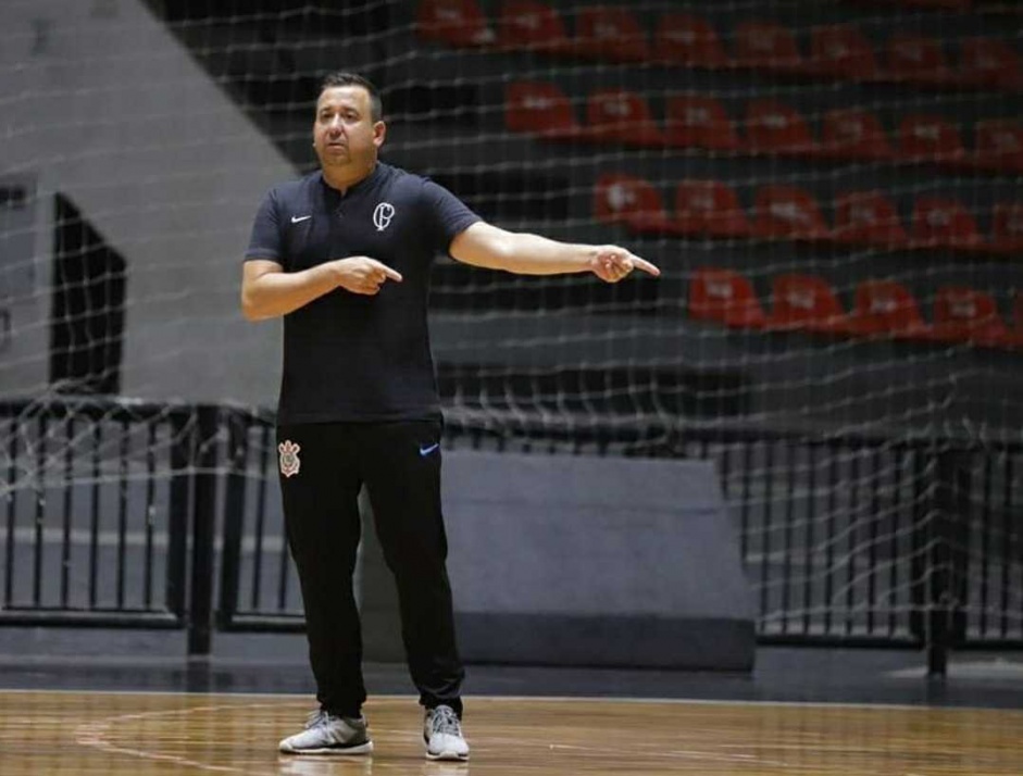 André Bié deixou o comando do Corinthians Futsal