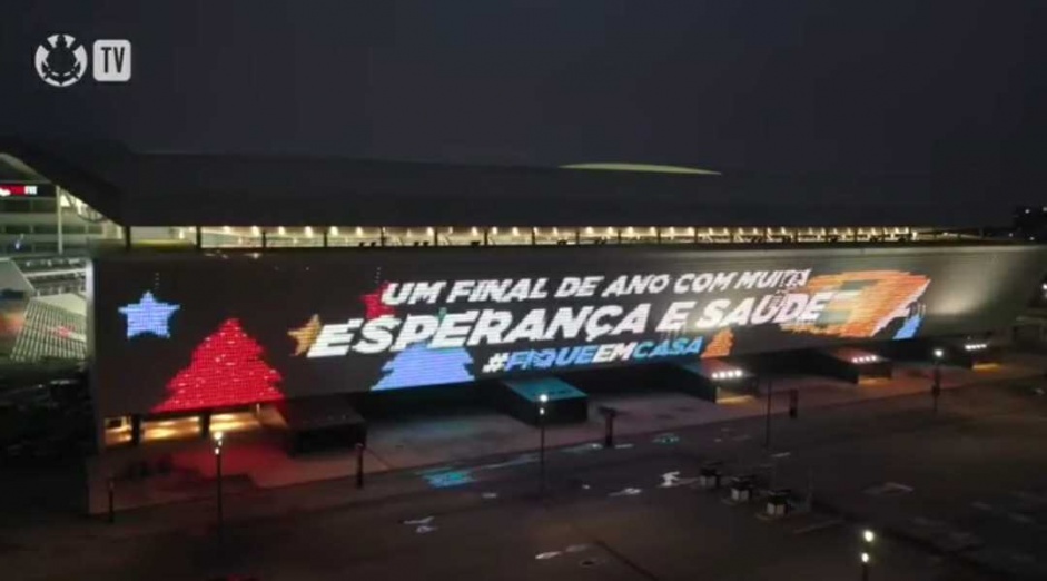 Teles da Neo Qumica Arena carregam mensagens de final de ano