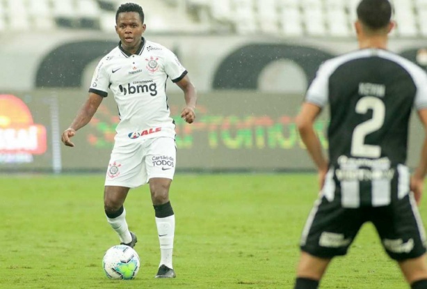 Cazares vem de boa sequência no Corinthians e foi elogiado por Mancini