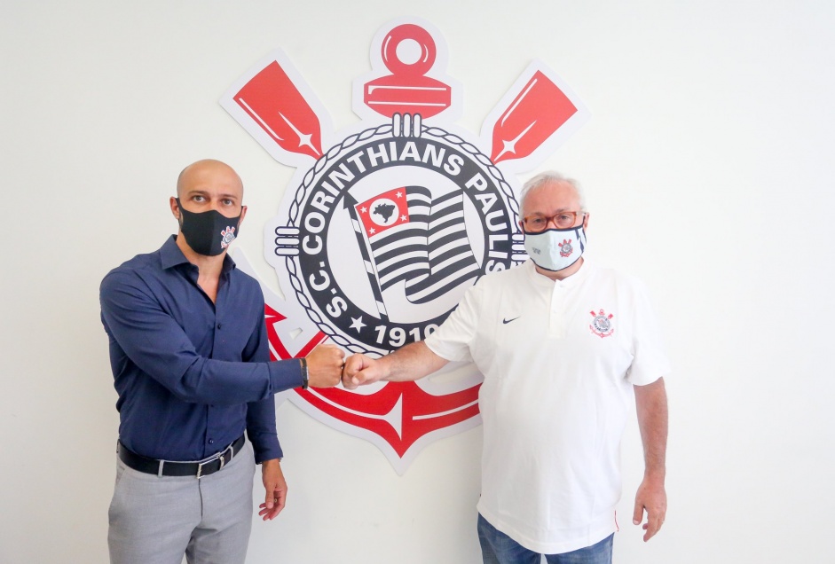 Alessandro e Roberto de Andrade explicaram os desafios de voltar ao Corinthians