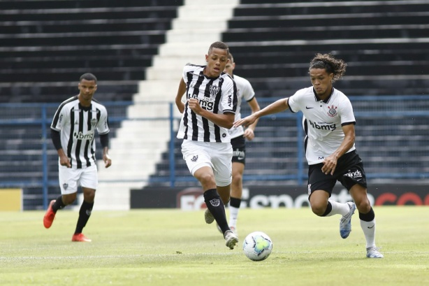 Corinthians saiu na frente com Cau�, mas deixou vantagem escapar no fim