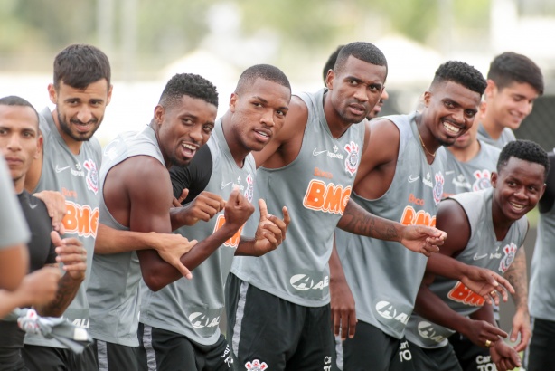 Elenco do Corinthians treinou na manh� da quinta-feira para se preparar para o jogo contra o Fluminense
