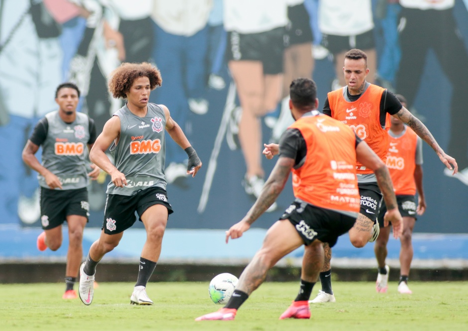 Guilherme Biro já chegou a treinar com o elenco principal do Corinthians