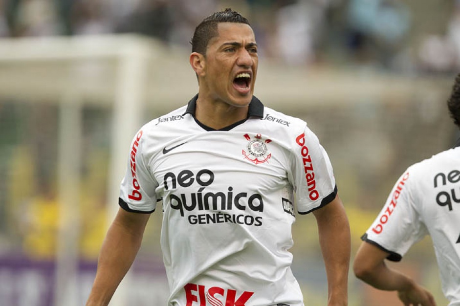 Com duas passagens pelo Corinthians, Ralf  o 14 jogador que mais vestiu a camisa do clube na histria