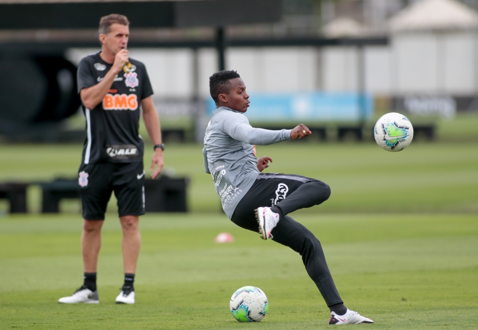 Mancini e Cazares disputarão um Dérbi pela primeira vez no Corinthians