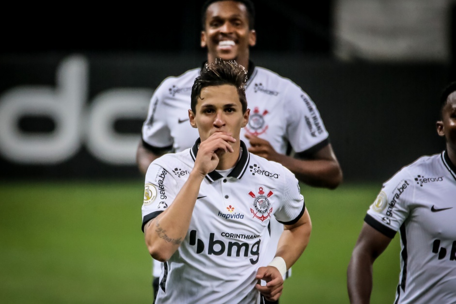 Mateus Vital marcou um dos gols do Corinthians na vitória contra o Sport