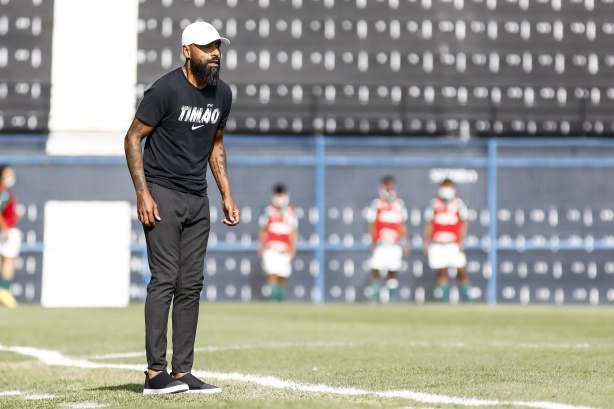 Coelho deixou o Corinthians no fim da �ltima temporada Sub-20
