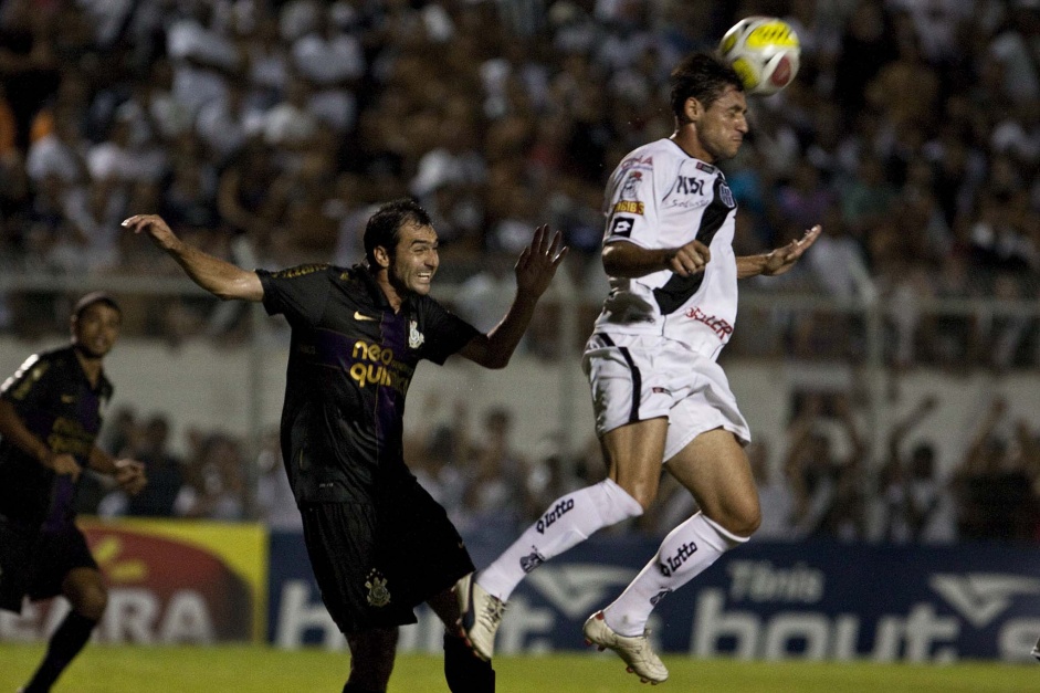 Corinthians tinha o meia Danilo, hoje tcnico do sub-23, como um dos destaques do time naquela poca