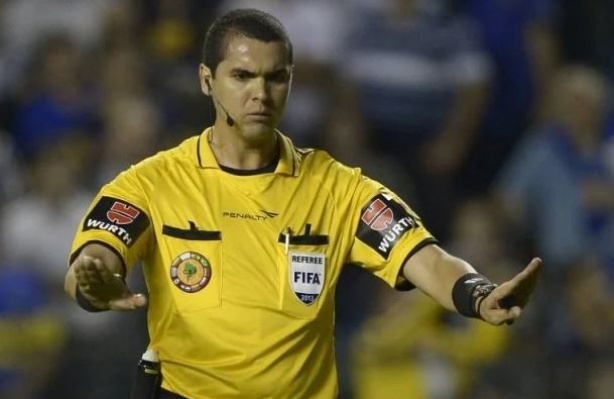 �rbitro Fifa, Ricardo est� escalado para duelo entre Bahia e Corinthians