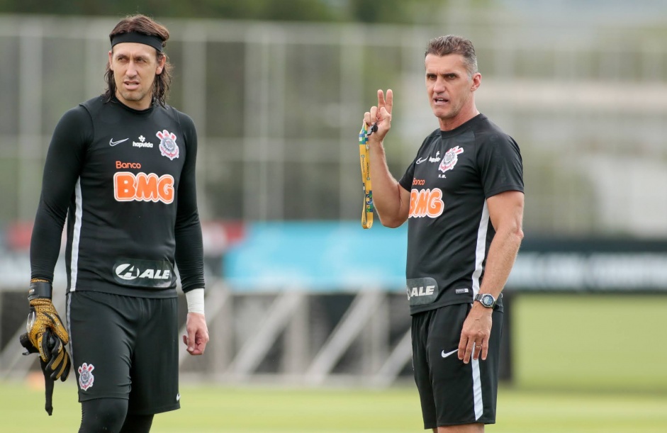 Mano afirma que Internacional triplicou 'bicho' para ganhar do Corinthians;  dirigente rival rebate