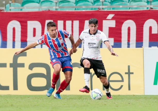Araos tamb�m teve primeira chance como titular do Corinthians sob o comando de Vagner Mancini