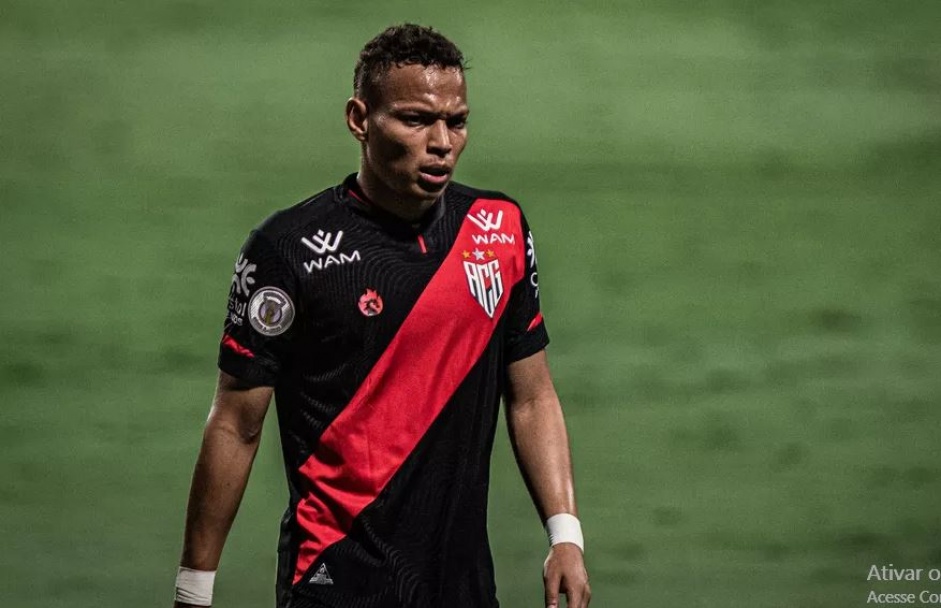 Janderson decide na derrota do rival e divide torcida na web